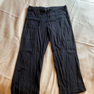 Reitman’s black linen blend pants